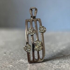 Elegant Silver 925 Pendant with Crystal Accents